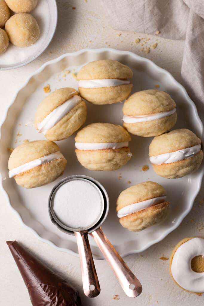fluffy marshmallow cookie sandwiches