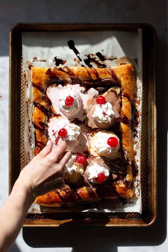 banana split puff pastry tart